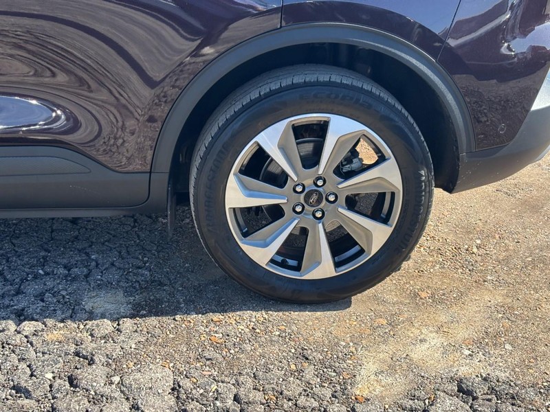 Ford Escape Vehicle Full-screen Gallery Image 11