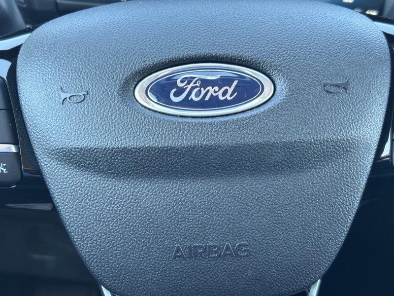 Ford Escape Vehicle Full-screen Gallery Image 19