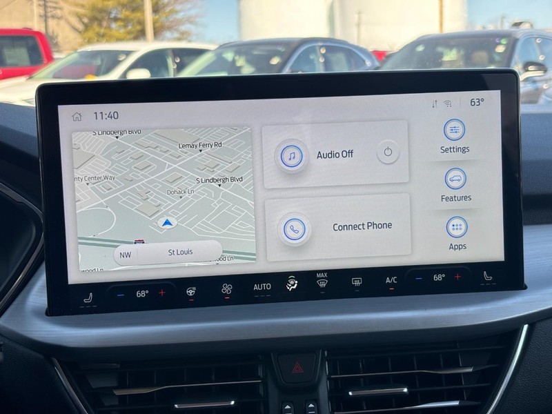 Ford Escape Vehicle Full-screen Gallery Image 22