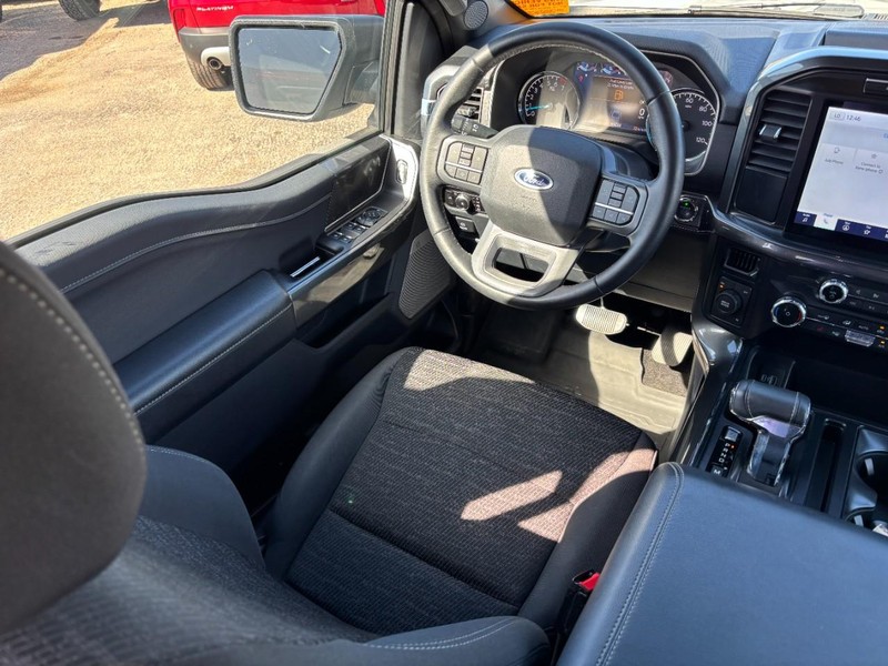 Ford F-150 Vehicle Full-screen Gallery Image 13