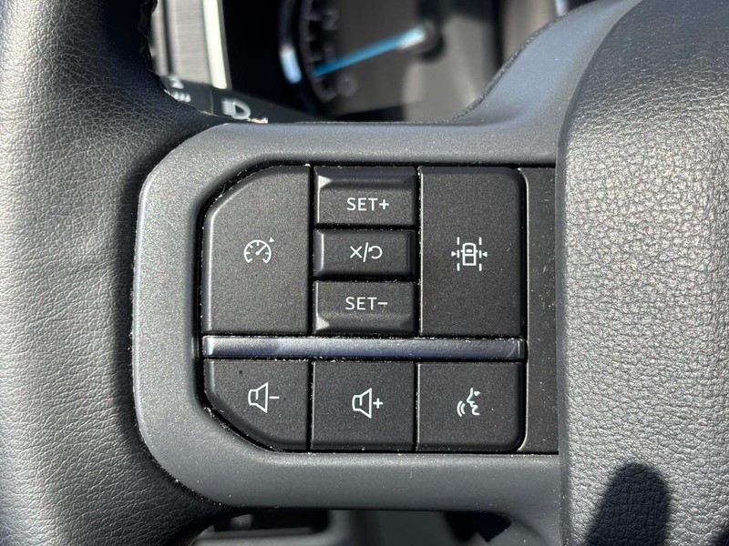 Ford F-150 Vehicle Full-screen Gallery Image 19