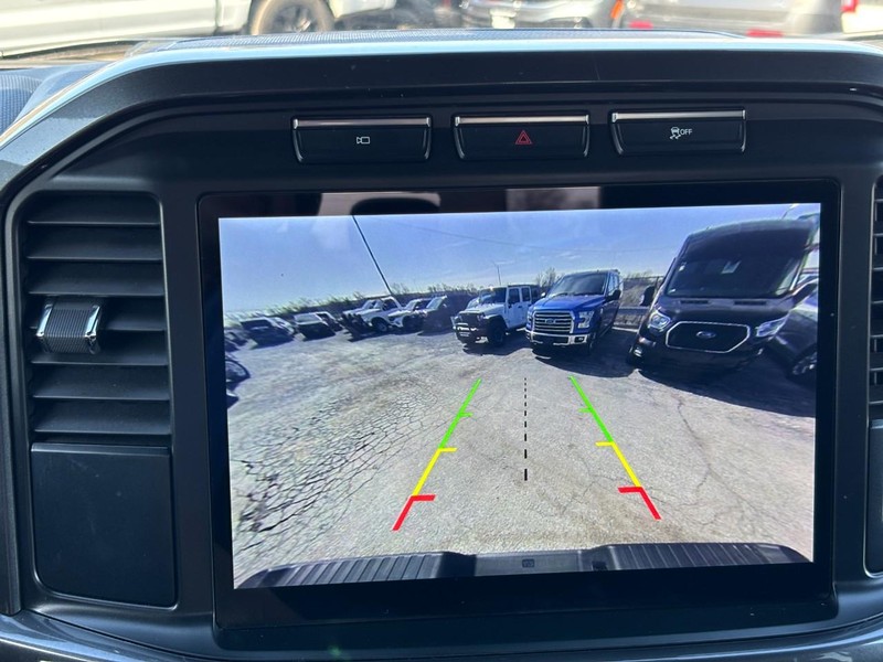 Ford F-150 Vehicle Full-screen Gallery Image 24