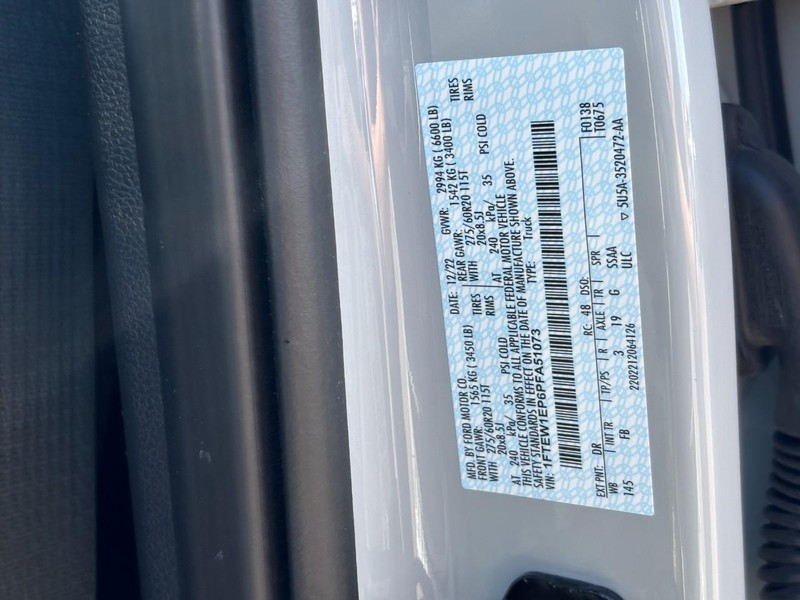 Ford F-150 Vehicle Full-screen Gallery Image 26