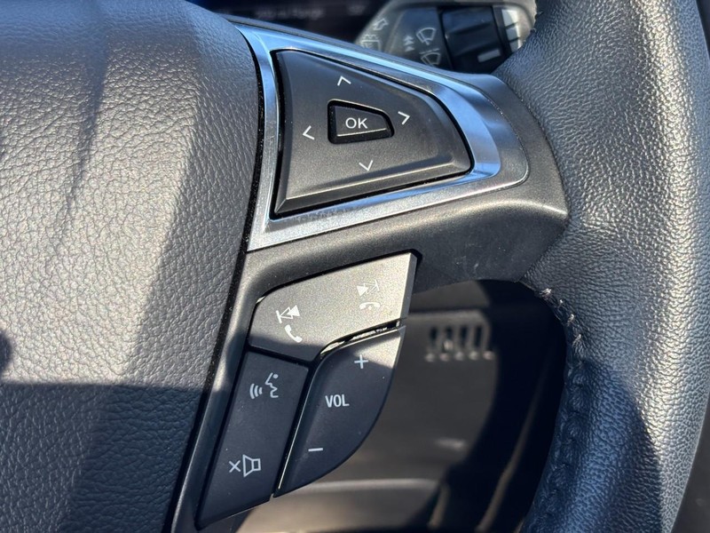 Ford Edge Vehicle Full-screen Gallery Image 20