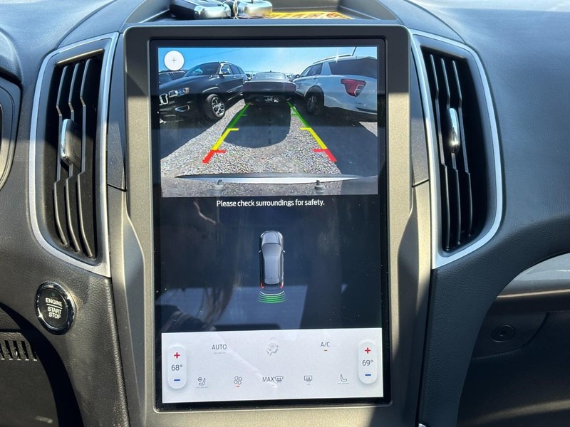 Ford Edge Vehicle Full-screen Gallery Image 23