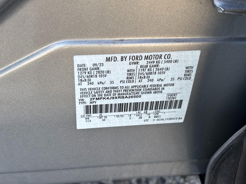 Ford Edge Vehicle Full-screen Gallery Image 25