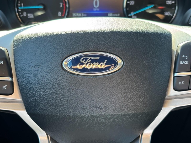 Ford Explorer Vehicle Full-screen Gallery Image 20