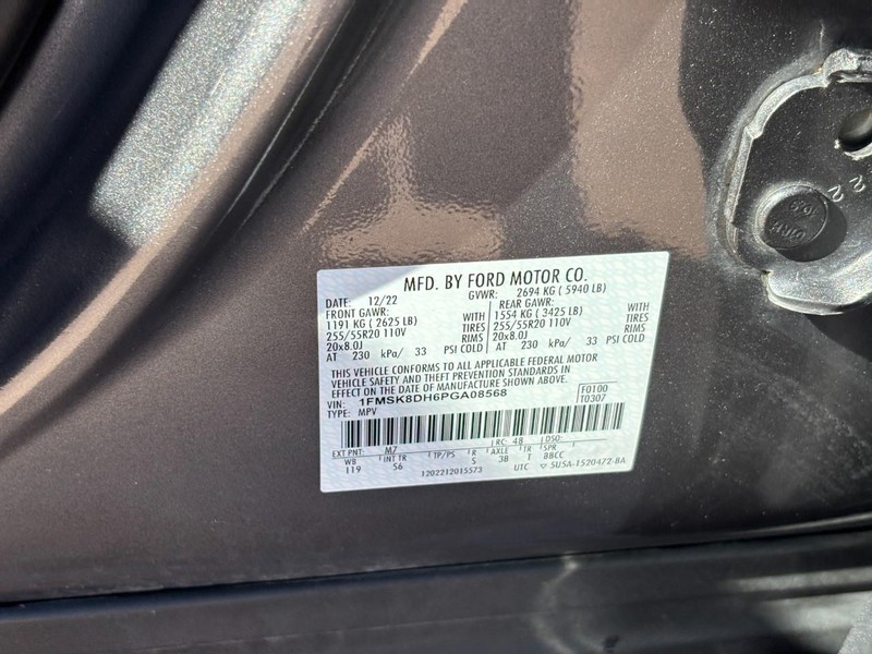 Ford Explorer Vehicle Full-screen Gallery Image 26