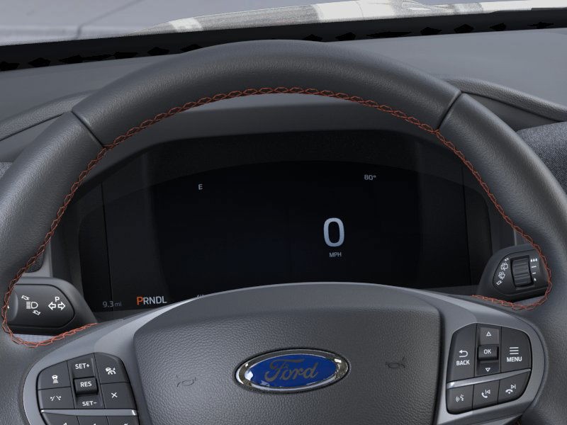 Ford Explorer Vehicle Full-screen Gallery Image 15