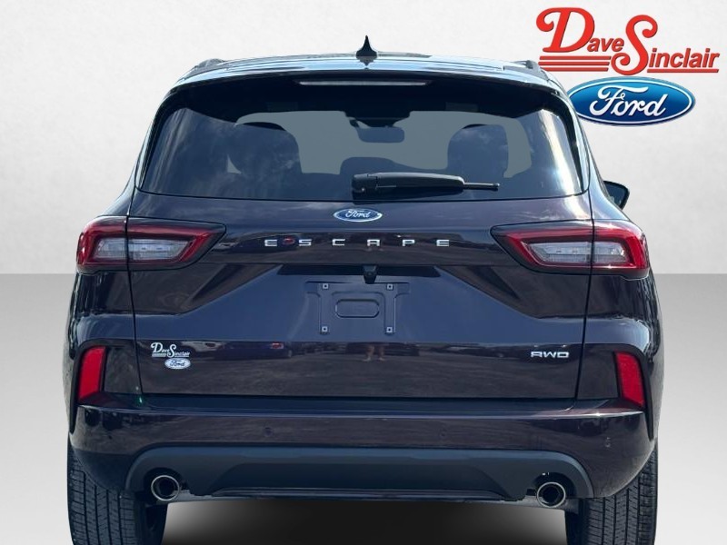 Ford Escape Vehicle Full-screen Gallery Image 08