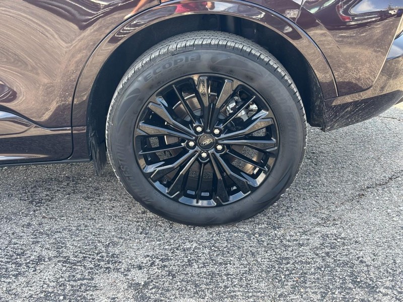 Ford Escape Vehicle Full-screen Gallery Image 11