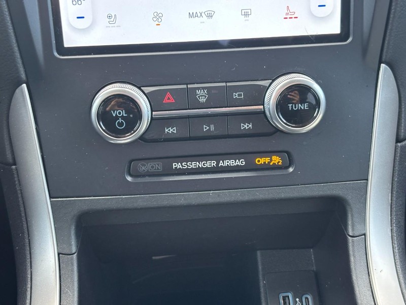 Ford Edge Vehicle Full-screen Gallery Image 24