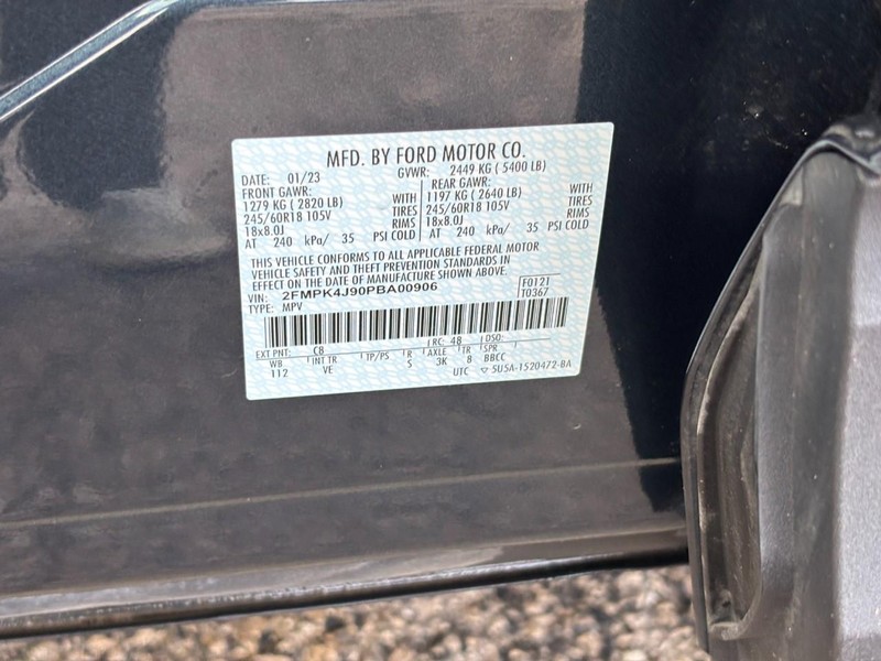 Ford Edge Vehicle Full-screen Gallery Image 25