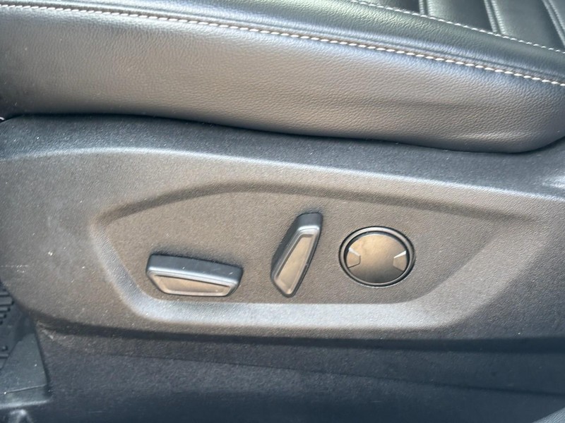 Ford Edge Vehicle Full-screen Gallery Image 16