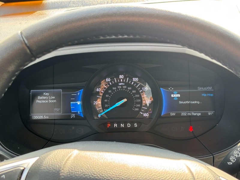 Ford Edge Vehicle Full-screen Gallery Image 21