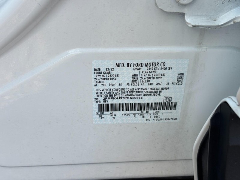 Ford Edge Vehicle Full-screen Gallery Image 25