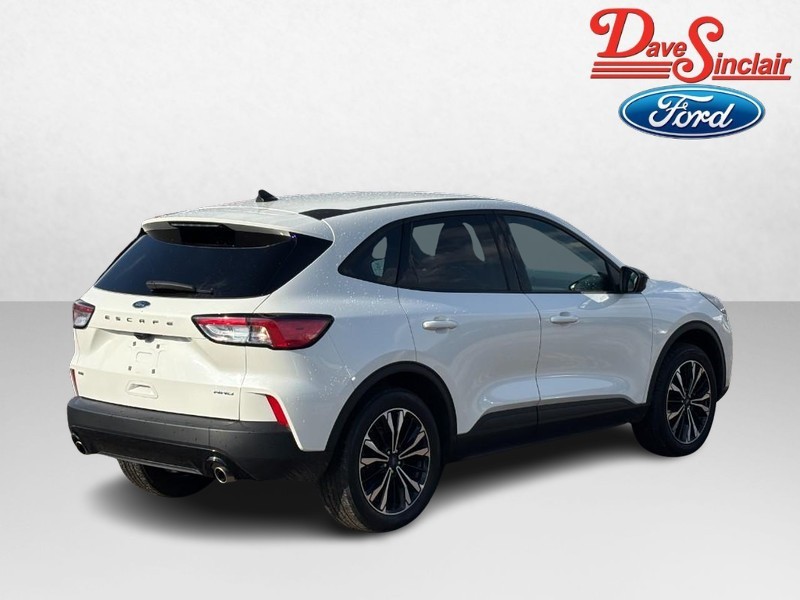 Ford Escape Vehicle Full-screen Gallery Image 07