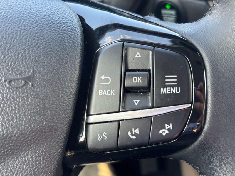 Ford Escape Vehicle Full-screen Gallery Image 21