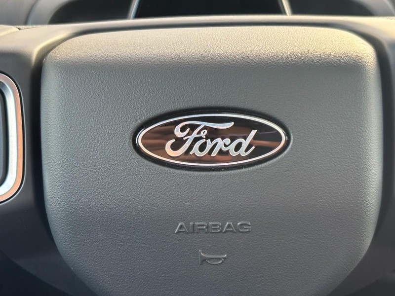 Ford Expedition Max Vehicle Full-screen Gallery Image 20