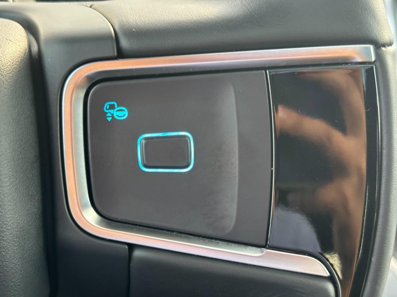 Ford Expedition Max Vehicle Full-screen Gallery Image 21