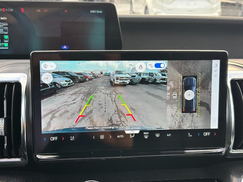 Ford Expedition Max Vehicle Full-screen Gallery Image 25