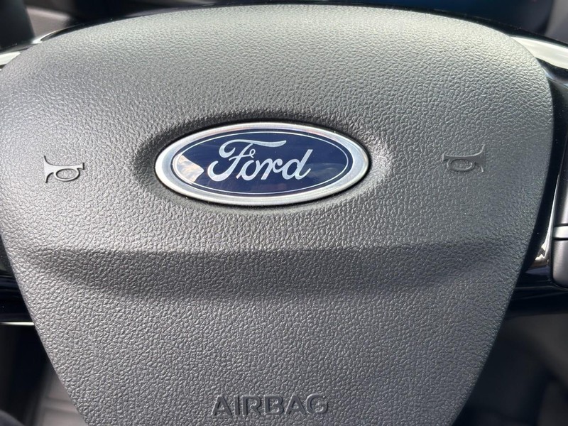 Ford Escape Vehicle Full-screen Gallery Image 20