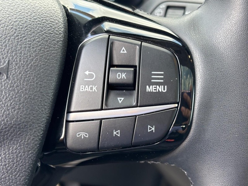 Ford Escape Vehicle Full-screen Gallery Image 21