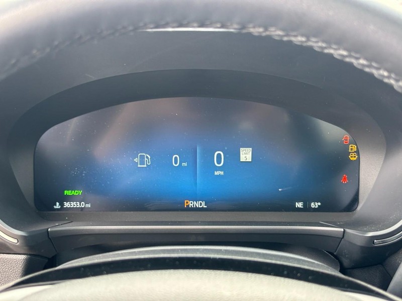 Ford Escape Vehicle Full-screen Gallery Image 22