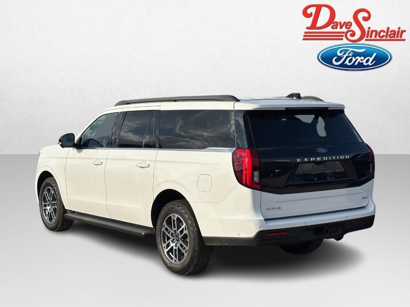 Ford Expedition Max Vehicle Full-screen Gallery Image 09