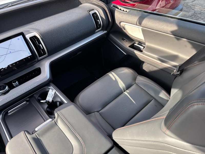 Ford Expedition Max Vehicle Full-screen Gallery Image 16