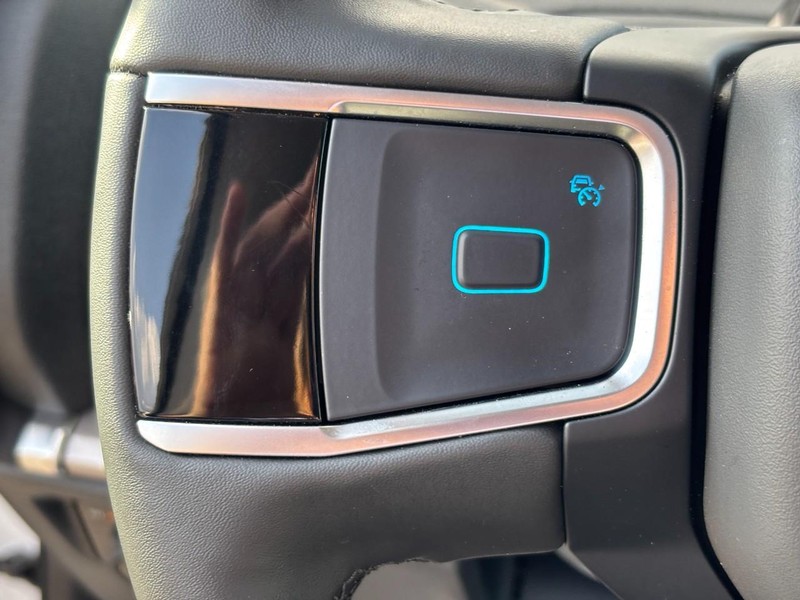 Ford Expedition Max Vehicle Full-screen Gallery Image 19