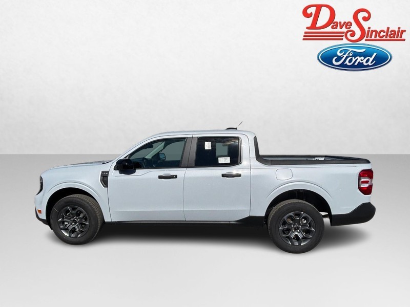 Ford Maverick Vehicle Image 10