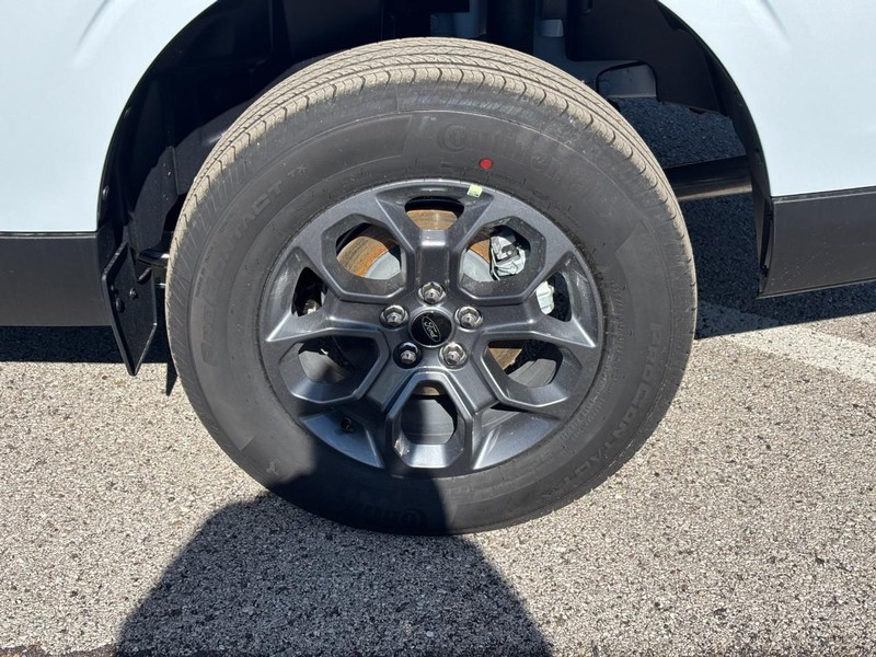 Ford Maverick Vehicle Image 11