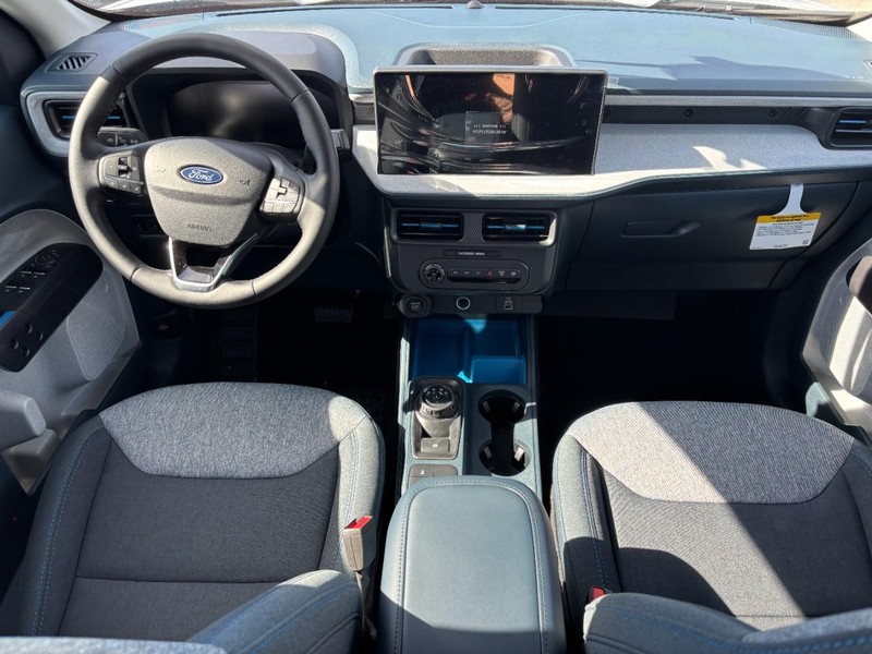 Ford Maverick Vehicle Image 13