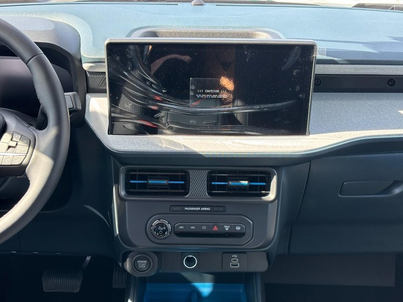 Ford Maverick Vehicle Image 15