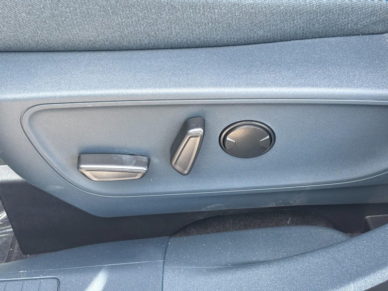 Ford Maverick Vehicle Image 17