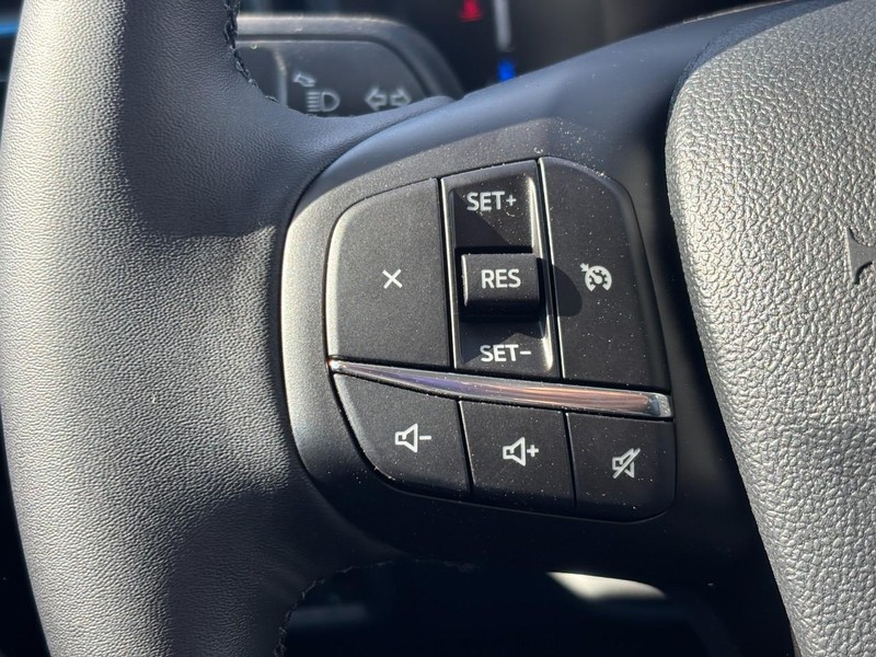 Ford Maverick Vehicle Image 19