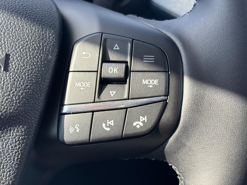 Ford Maverick Vehicle Image 20