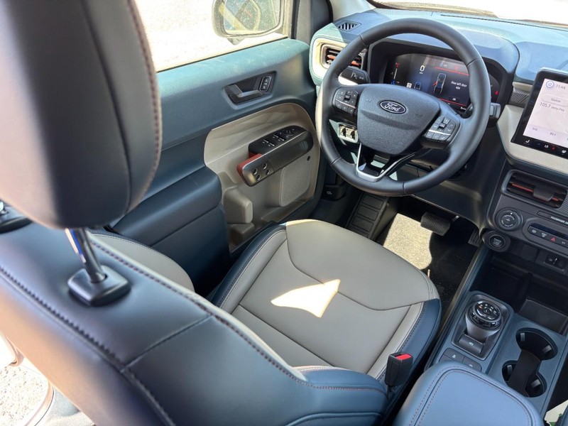 Ford Maverick Vehicle Full-screen Gallery Image 13