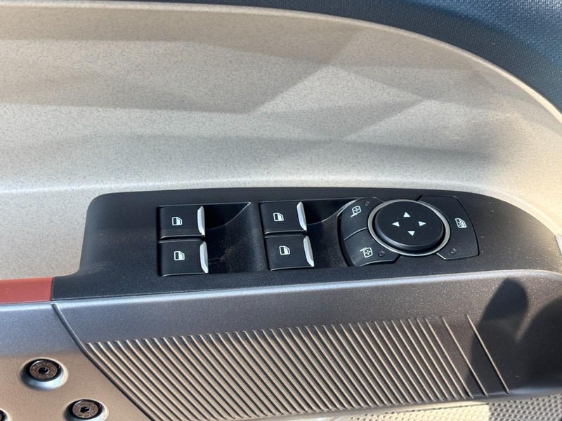 Ford Maverick Vehicle Full-screen Gallery Image 17