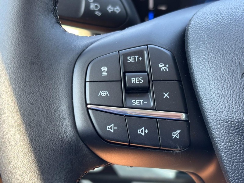 Ford Maverick Vehicle Full-screen Gallery Image 18