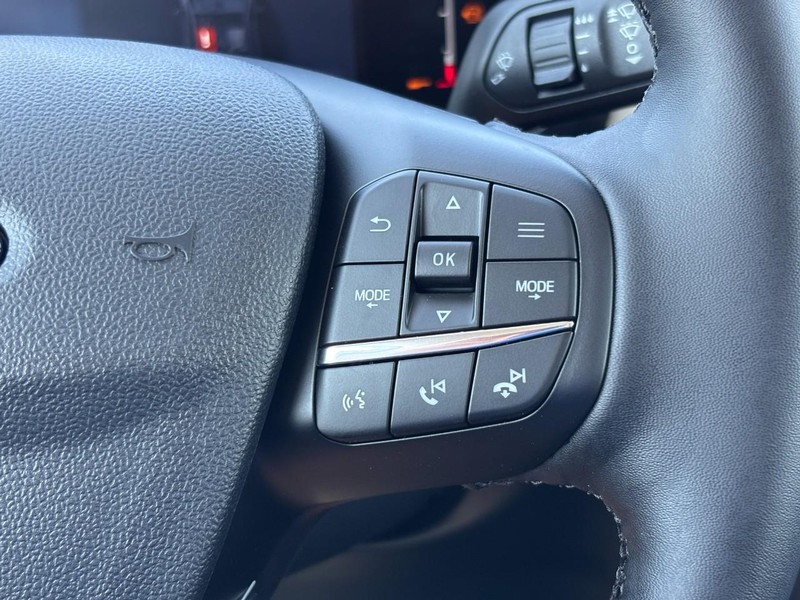 Ford Maverick Vehicle Full-screen Gallery Image 19