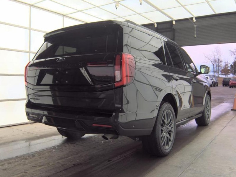 Ford Expedition Vehicle Full-screen Gallery Image 02