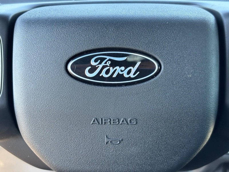 Ford Expedition Vehicle Full-screen Gallery Image 21