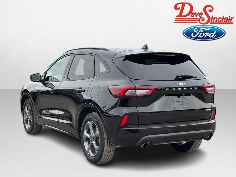 Ford Escape Vehicle Full-screen Gallery Image 09