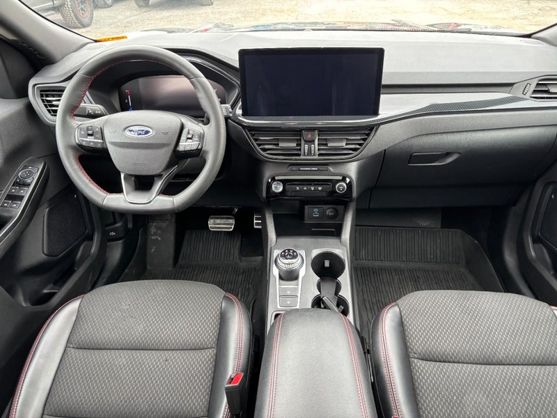 Ford Escape Vehicle Full-screen Gallery Image 14