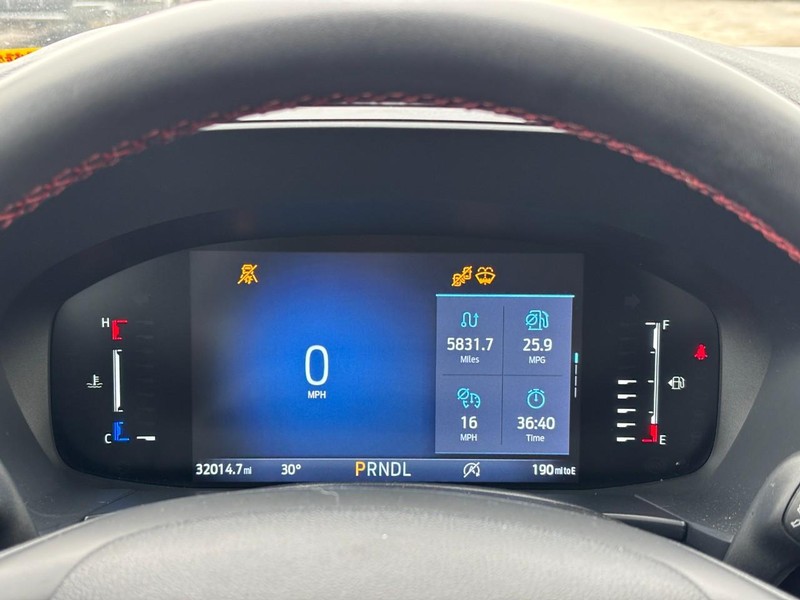 Ford Escape Vehicle Full-screen Gallery Image 22