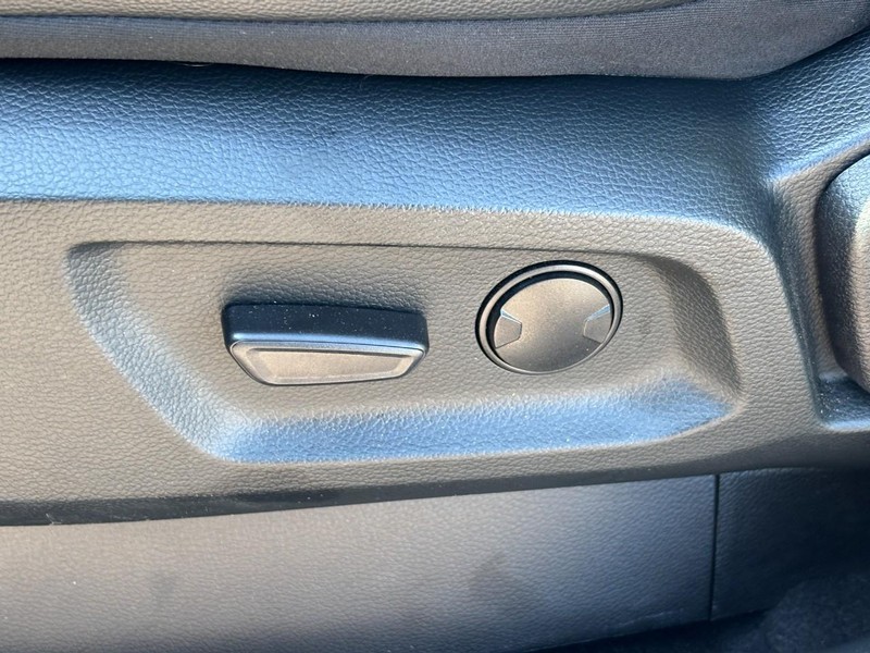 Ford Ranger Vehicle Full-screen Gallery Image 16