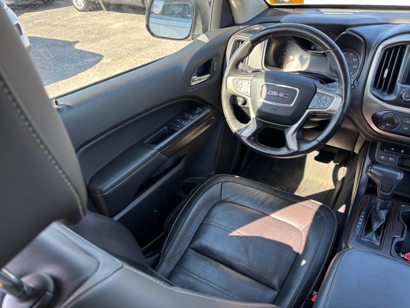 GMC Canyon Vehicle Image 13