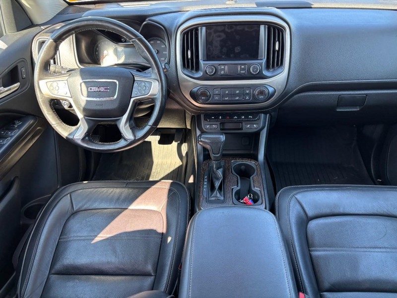 GMC Canyon Vehicle Image 14